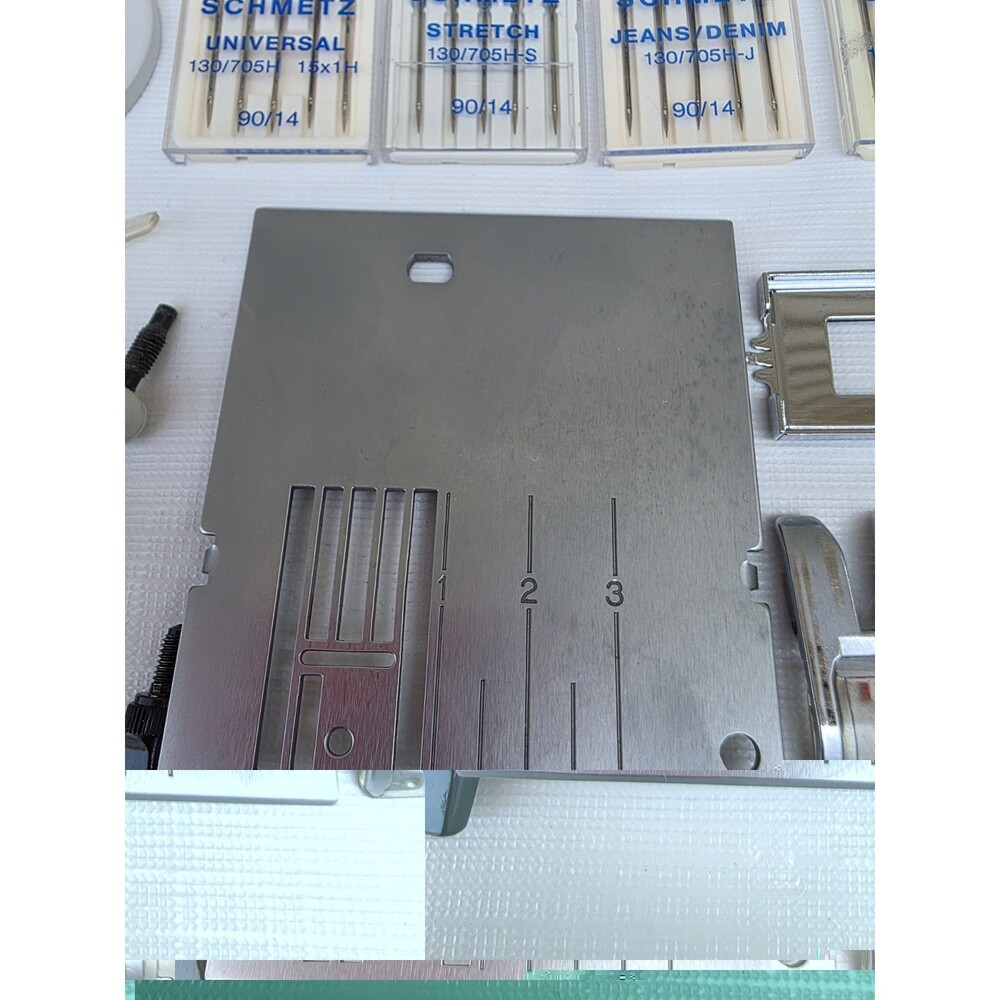 PFAFF Creative 1473 CD Parts Lot Presser Feet Bobbin Case Needle Plate - Picture 7 of 16